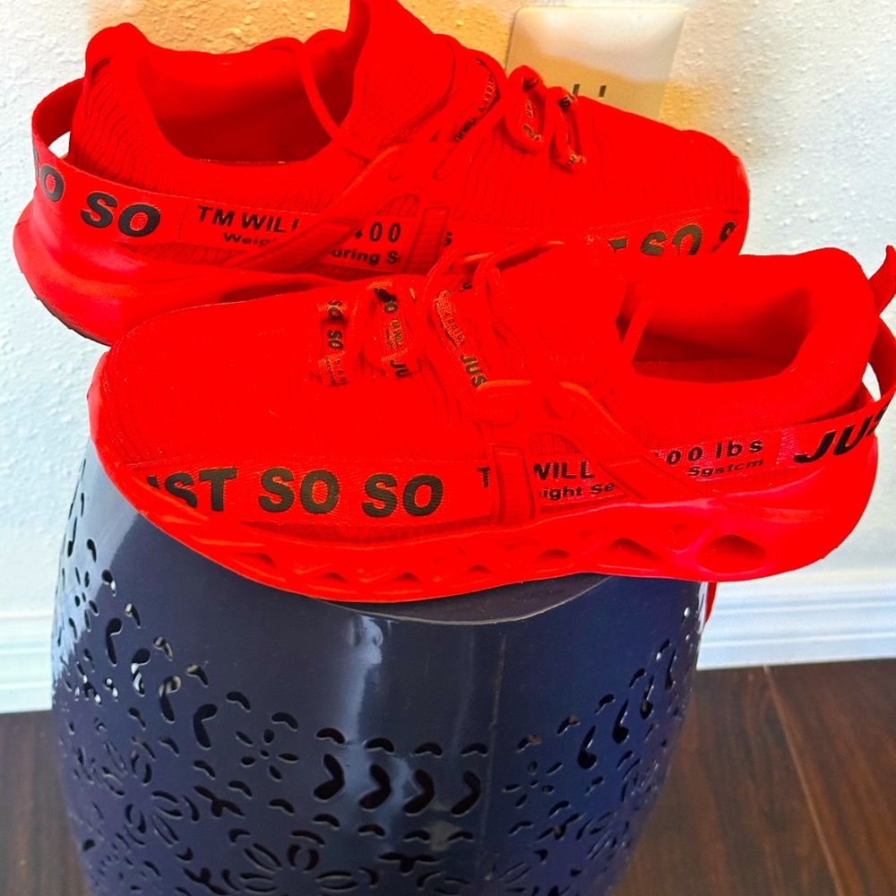Men’s Running Shoe Sz 10